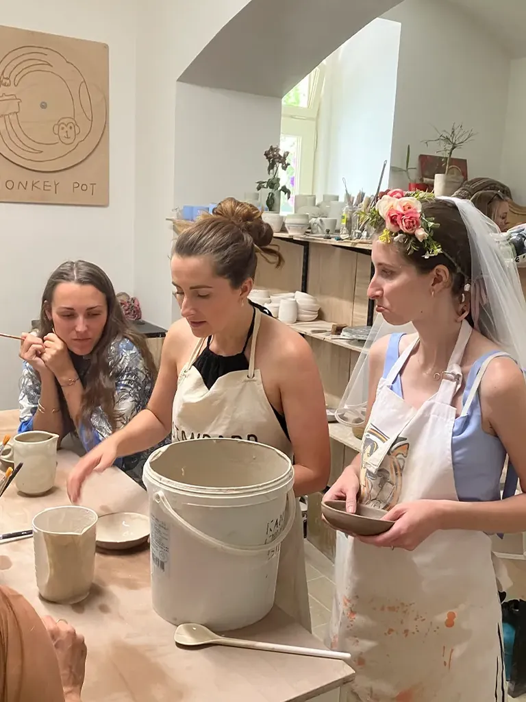 Workshop točení — studenti u kruhu